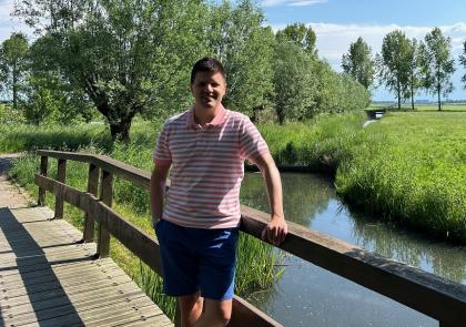 Arjan Gerristen op de brug Middenhoven uit richting Nesserlaan